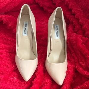 Steve Madden Cream Cutout Heels